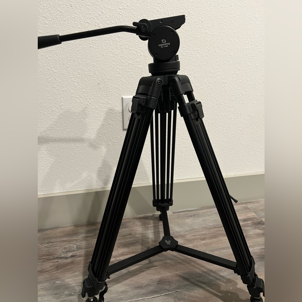 GIOTTOS BL1150N 3-SECTION VIDEO TRIPOD WITH LEVELING BALL
